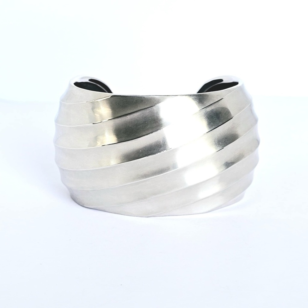 David Yurman Elegant Silver Cuff Bracelet